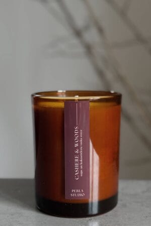 Aromātiskā svece CASHMERE&WOODS